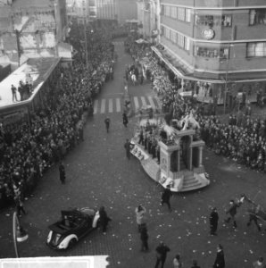 Carnaval 1963. Oeteldonk op zijn kop. Carnaval Oeteldonk, Bestanddeelnr 914-8672