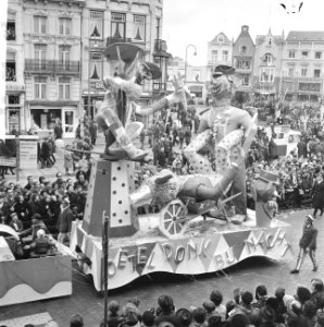 Carnaval in Den Bosch , een carnavalswagen, Bestanddeelnr 918-8152