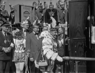 Carnaval Nijmegen. Aankomst Prins Carnaval en optocht, Bestanddeelnr 905-6724