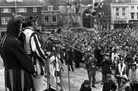 Carnaval in Bergen op Zoom intocht van prins Carnaval, Bestanddeelnr 926-2576