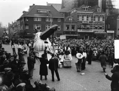 Carnaval in Bergen op Zoom aankomst Prins Carnaval, Bestanddeelnr 904-4224