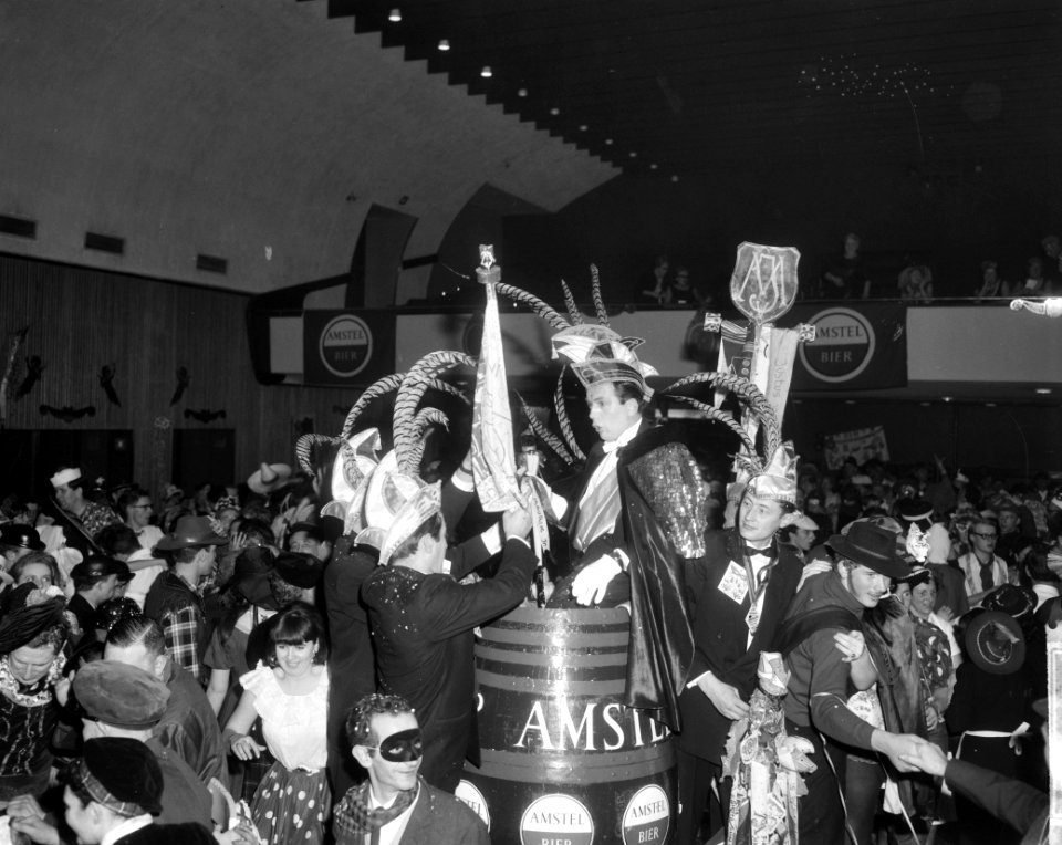 Carnaval in Krasnapolsky, intocht van Prins Carnaval Justianos , Prins Justianos, Bestanddeelnr 917-4787