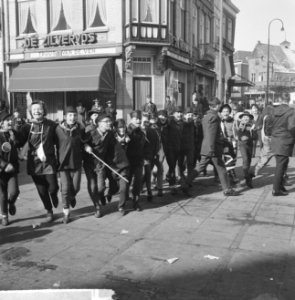 Carnaval 1963. Oeteldonk op zijn kop. Carnaval Oeteldonk, Bestanddeelnr 914-8673
