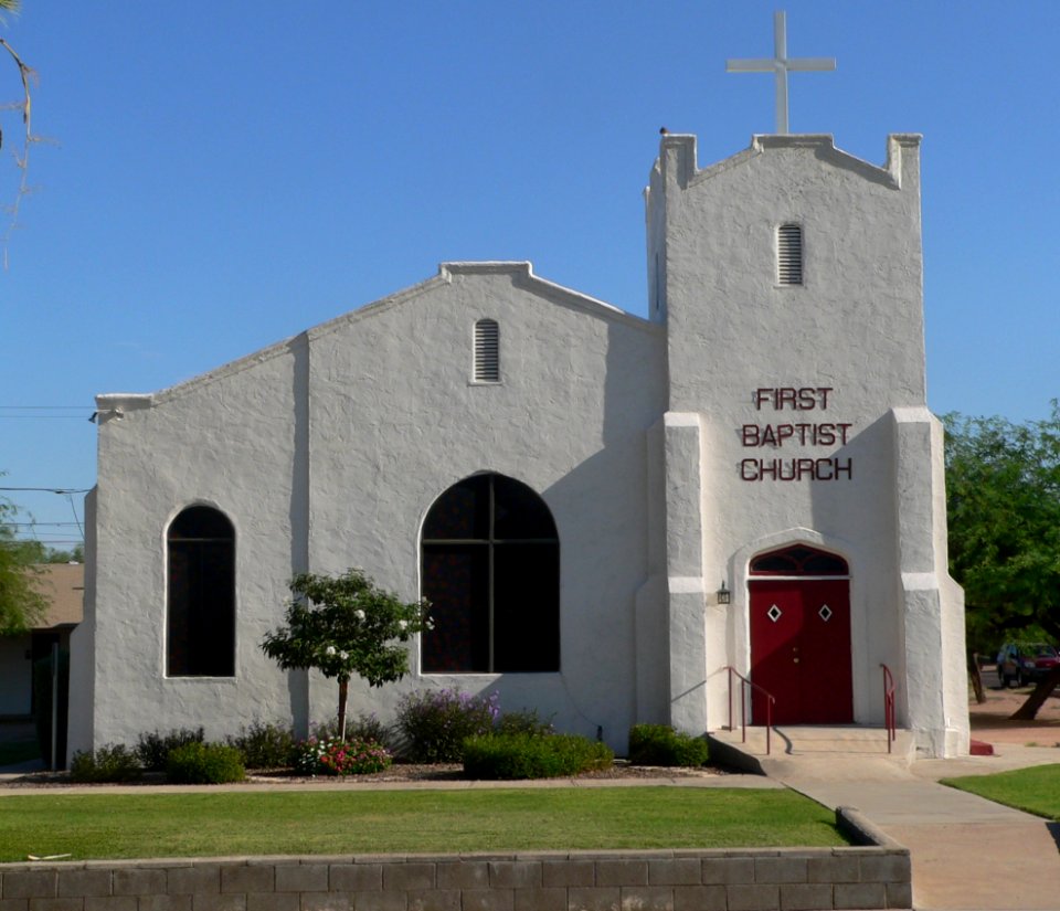 Casa Grande First Baptist from S 1