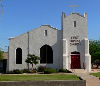 Casa Grande First Baptist from S 1