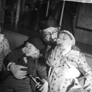 Carnaval 1963. Oeteldonk op zijn kop. Carnaval Oeteldonk, Bestanddeelnr 914-8674