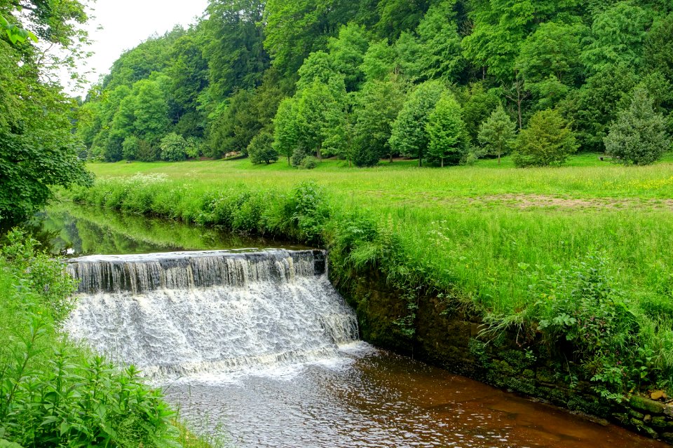 Cascade - Fountains Abbey - North Yorkshire, England - DSC00980