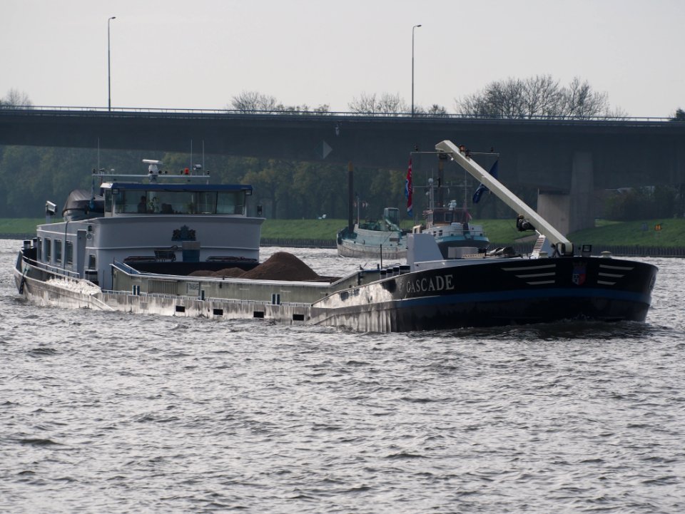 Cascade (ENI 02325258) at the Amsterdam-Rhine Canal, pic1