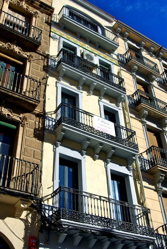 Casa J.LL