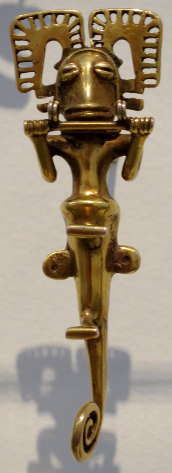 Cast gold pendant, Panama, Honolulu Museum of Art, 308.1