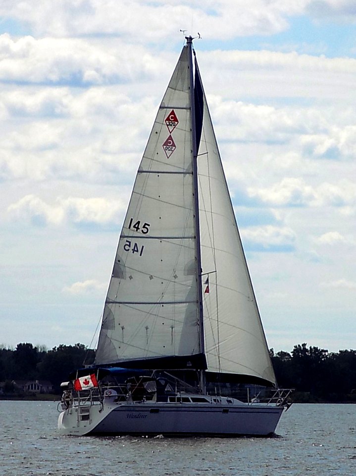 Catalina 320 sailboat Wanderer 0813