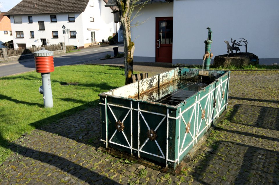 Cast iron fountain Lochum