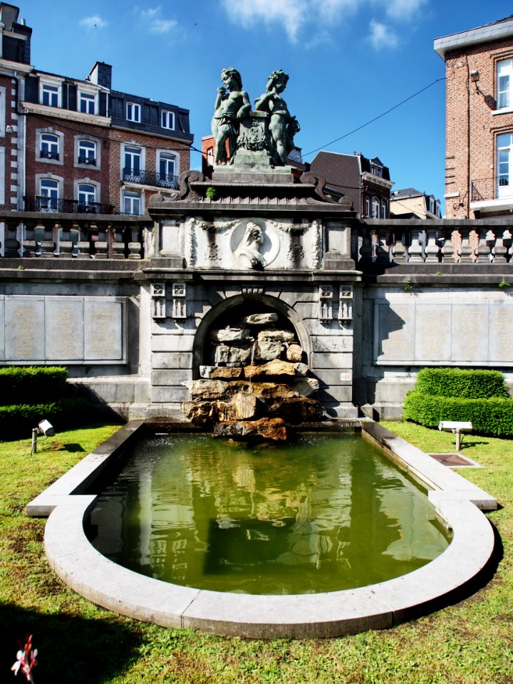 Cascade Monumentale, Rue Rogier, pic2