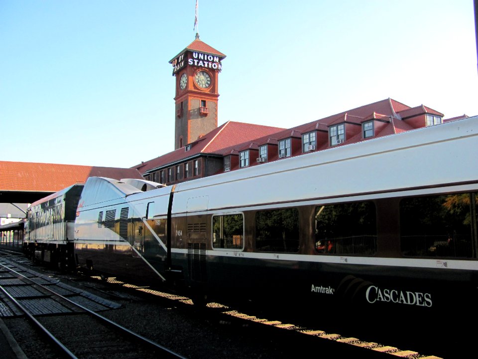 Cascade train Portland