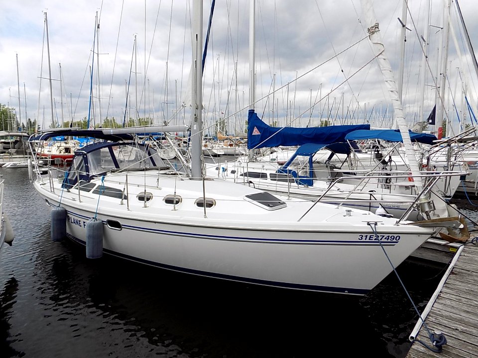Catalina 34 Mark II sailboat Plane Fun 2740
