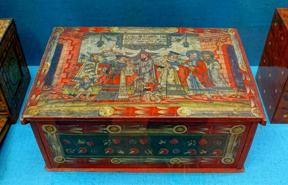 Casket, probably Southern Germany, c. 1560-1570, wood, bismuth-painted - Germanisches Nationalmuseum - Nuremberg, Germany - DSC03104