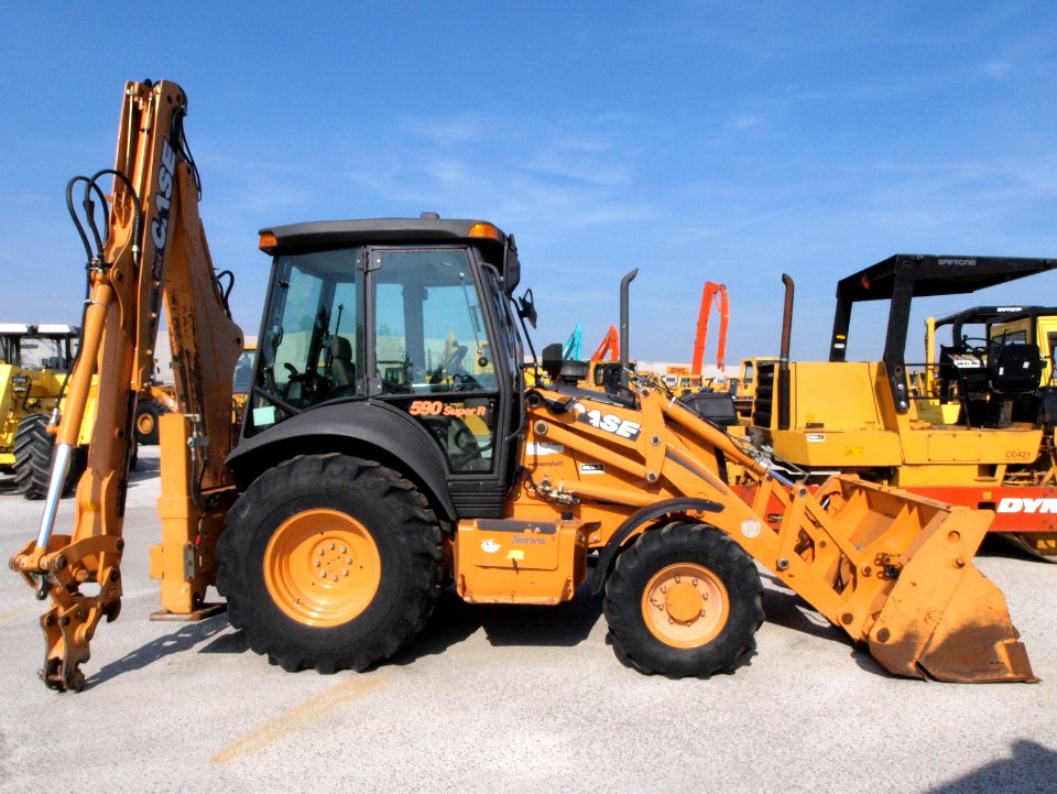 Case 590 Super R powershift p3