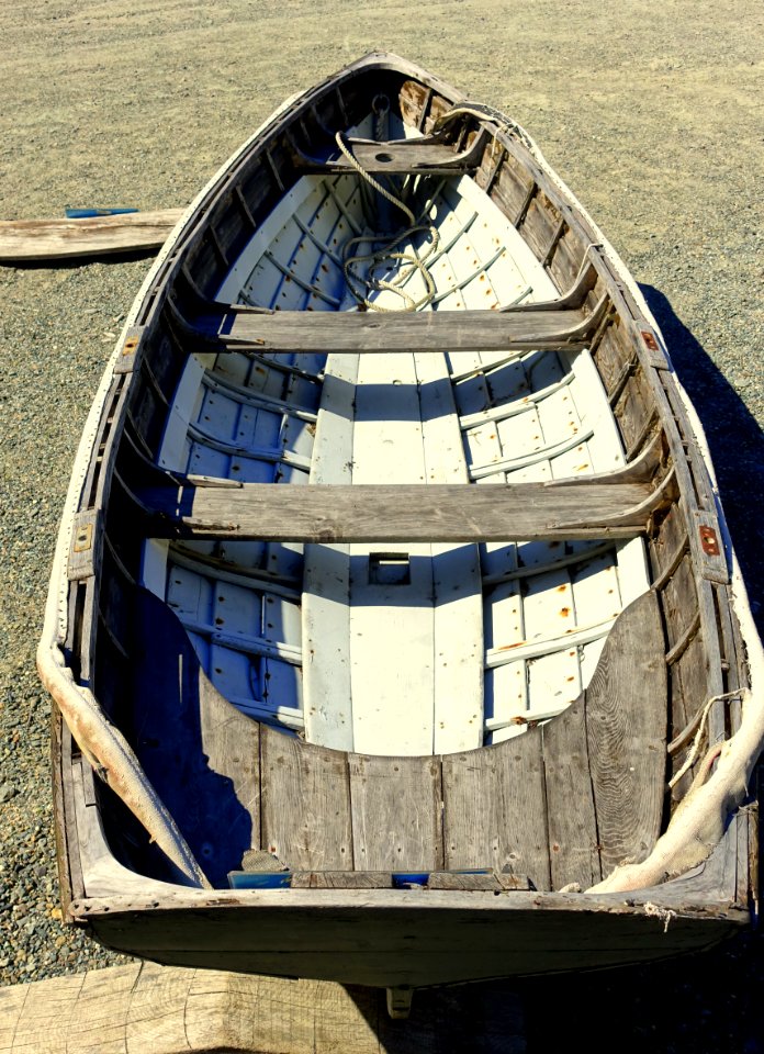 Cat's Miow rowboat or skiff, probably made by Chummy Spurling , c. 1890 - Cranberry House Museum & Cultural Center - Great Cranberry Island, Maine - DSC03804