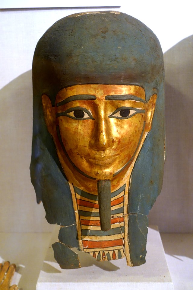 Cartonnage head cover, Egypt, Ptolemaic Period, 4th-1st centuries BC, linen, gesso, pigment, gilt - Oriental Institute Museum, University of Chicago - DSC07810