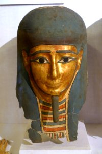 Cartonnage head cover, Egypt, Ptolemaic Period, 4th-1st centuries BC, linen, gesso, pigment, gilt - Oriental Institute Museum, University of Chicago - DSC07810