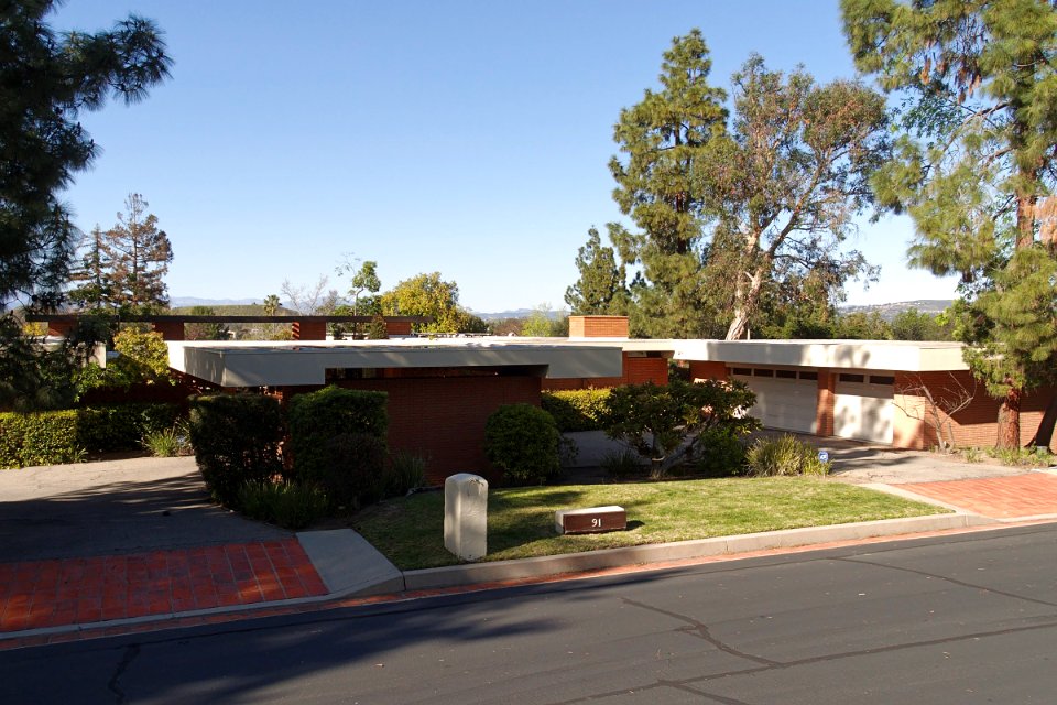 Case Study House No. 28 street view 2015-03-06
