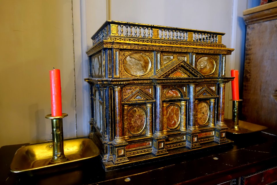 Case with candles - Snowshill Manor - Gloucestershire, England - DSC09559