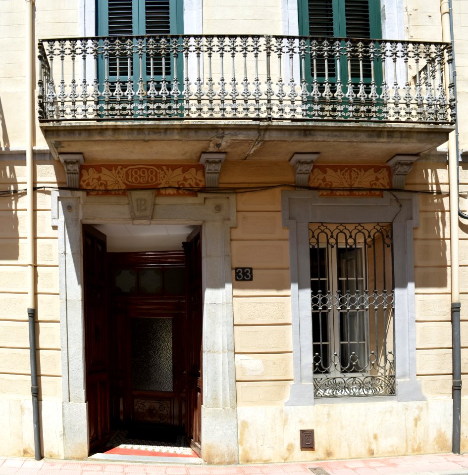 Cassà de la Selva, Carrer Indústria, 33, Detail