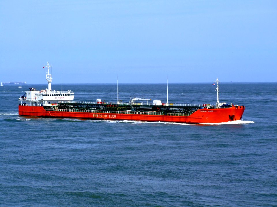 Caspian Leader IMO9235684 p2 approaching Port of Rotterdam, Holland 08-Jul-2007