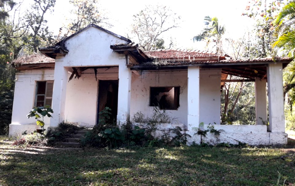 Casa abandonada em Pindamonhangaba 1