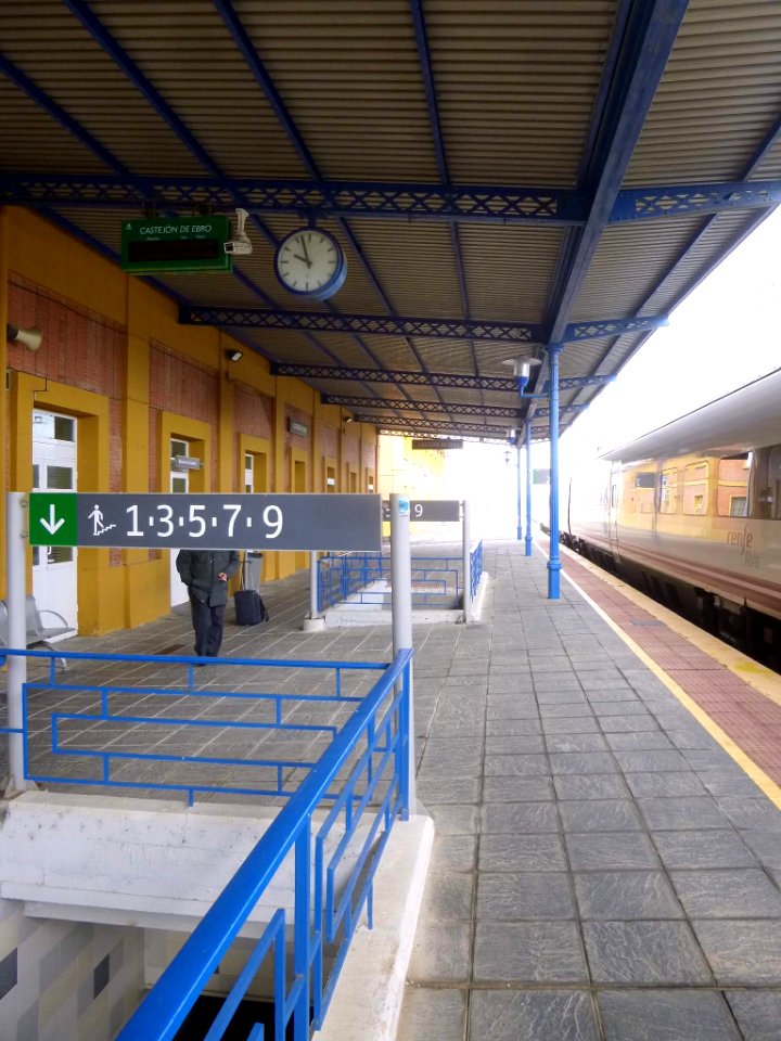 Castejón (Navarra) - Estación de Adif 02