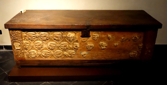 Cassone, Central Italy, end of the 15th century, poplar and chestnut wood - Museo Diocesano (Genoa) - DSC01362