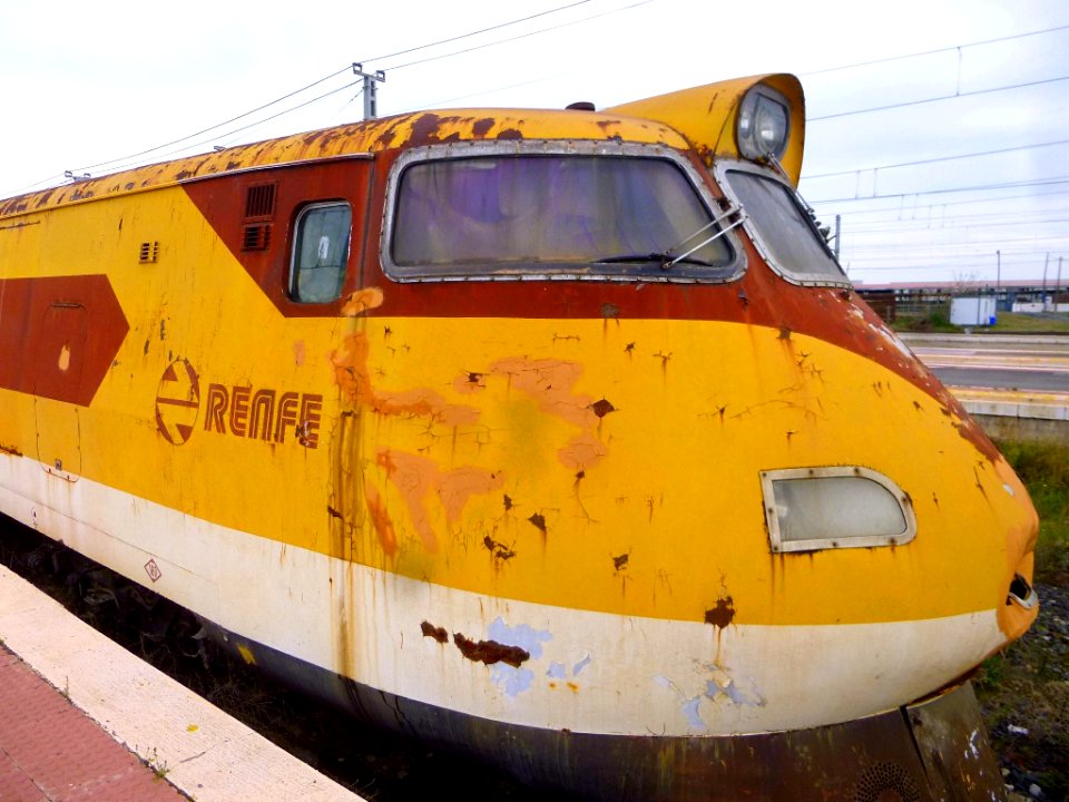 Castejón (Navarra) - Estación de Adif, Renfe Serie 443 (Platanito) 15