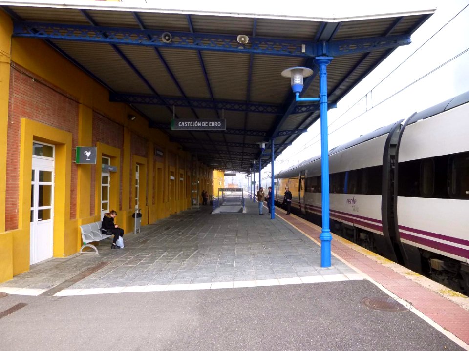 Castejón (Navarra) - Estación de Adif 01
