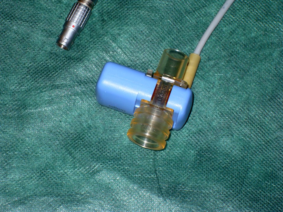 Capnometry parts together