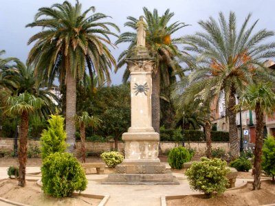 Caspe - Monumento al Sagrado Corazón de Jesús 1 photo