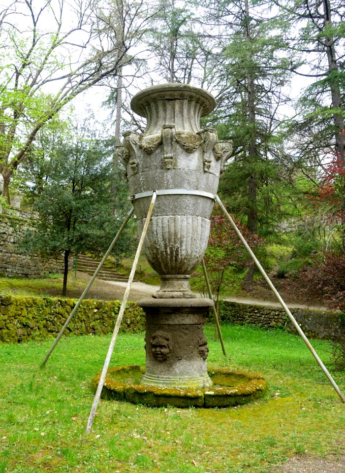 Cantaro - Parco dei Mostri - Bomarzo, Italy - DSC02669
