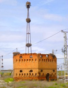Castejón (Navarra) - Estación de Adif, antiguo fuerte fusilero de las guerras carlistas 1