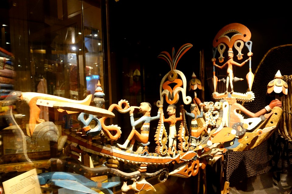 Canoe sculpture, possibly South Pacific - Etnografiska museet - Stockholm, Sweden - DSC00900