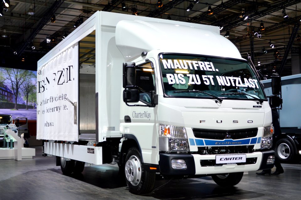Canter 7C15 EcoHybrid. Spielvogel 2014 3
