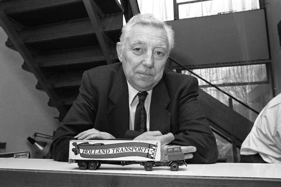 CAO-onderhandelaar Bergmans van de Federatie Wegtransport, Bestanddeelnr 934-3997