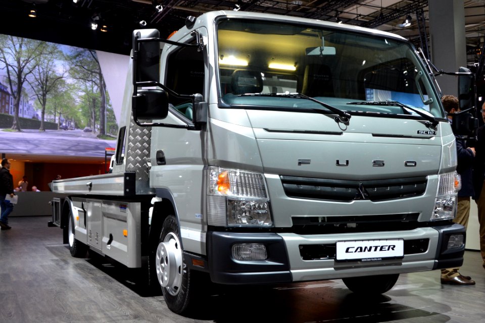 Canter 9C18 BlueTec 2014. Spielvogel