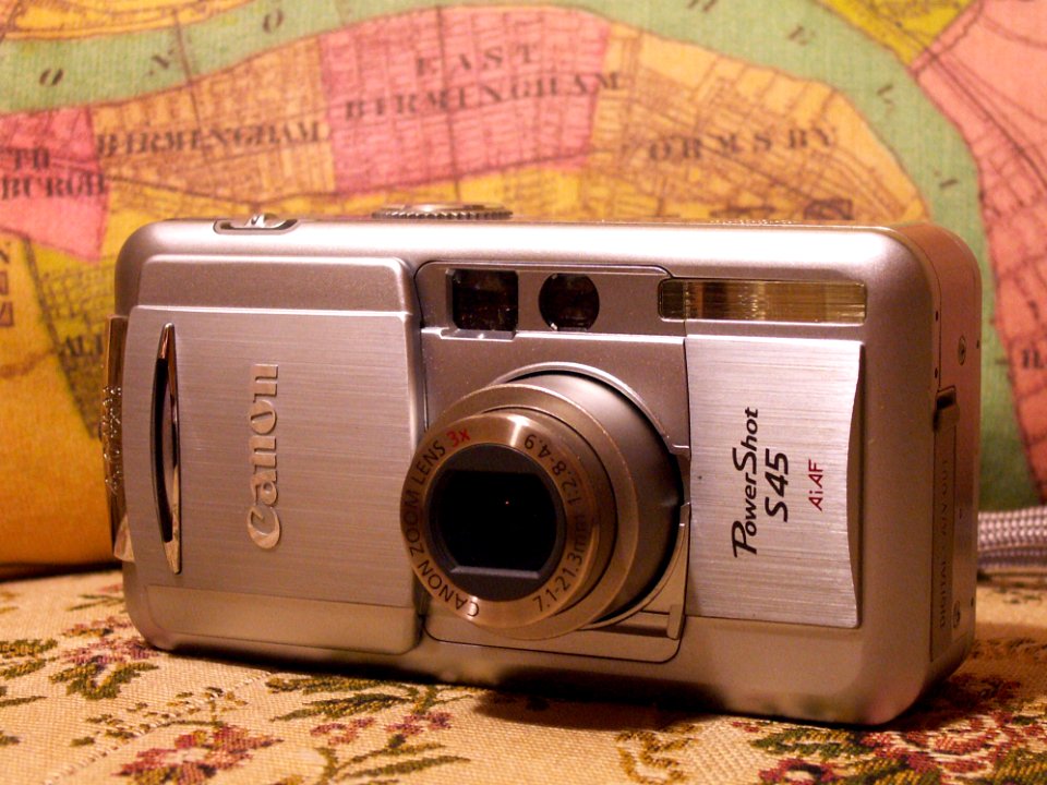 Canon PowerShot S45 digital camera