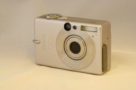 Canon IXY 30a front