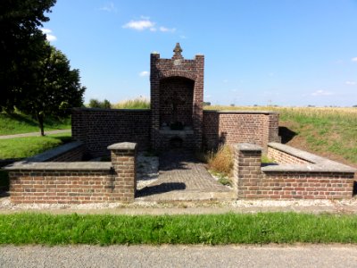 Capelle (Nord, Fr) calvaire de Buat