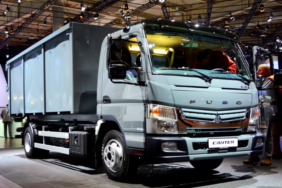 Canter 9C18 Duonic at IAA 2014. Spielvogel