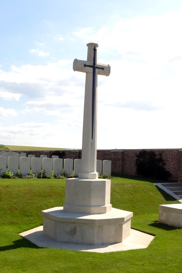 Capelle (Nord, Fr) Capelle-Beaudignies Road cemetery 1918-1919 CWGC (cropped)