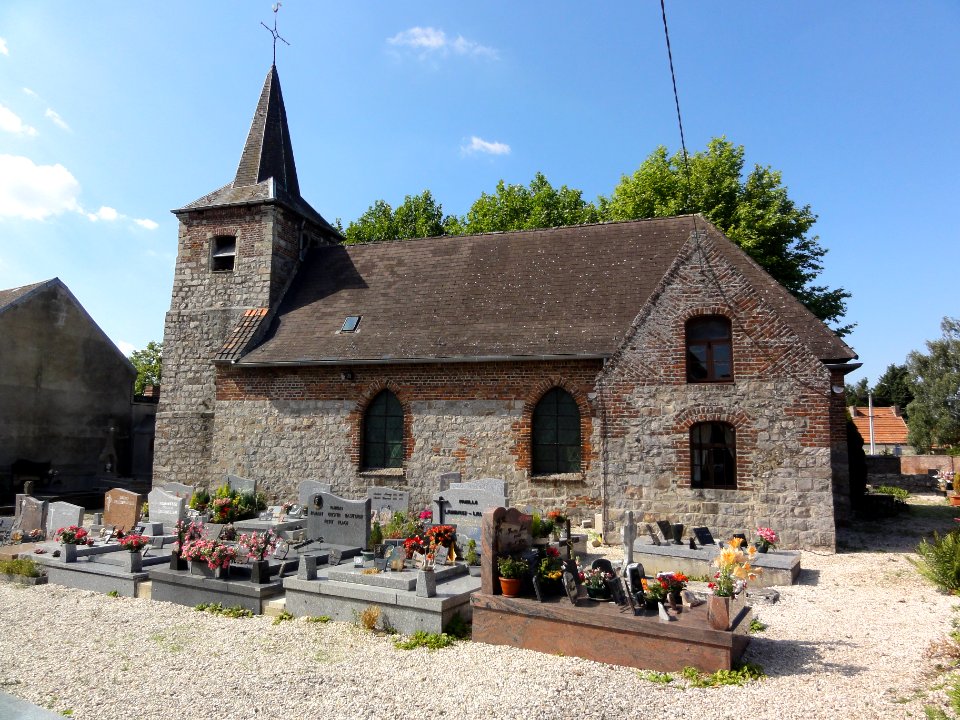 Capelle (Nord, Fr) église, vue latérale