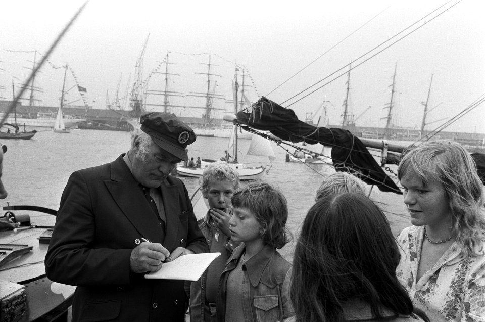 Captain Baines, een karakter in de tv-serie Onedin Line, gespeeld door acteur Ho, Bestanddeelnr 928-1019