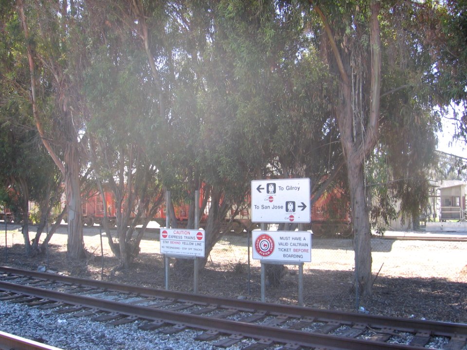 Capitol Caltrain station 1386 04