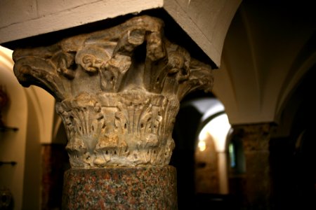 Capitello cripta San Vincenzo in Prato Milano
